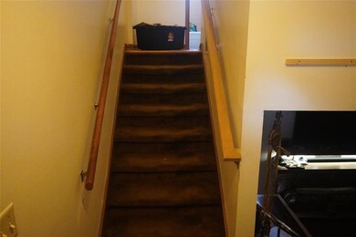 3831 40th St, Des Moines, IA 50310 - photo 6