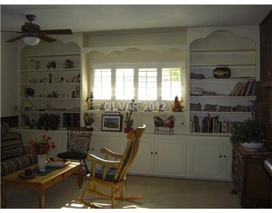 3187 Camel Back Dr, Las Vegas, NV 89169 - photo 3