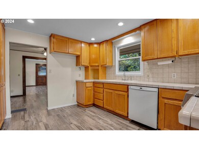 14643 S Graves Rd, Mulino, OR 97042 - photo 7