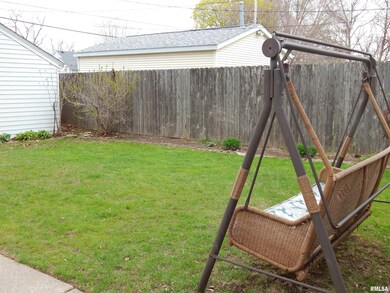 2137 3rd St, Moline, IL 61265 - photo 4