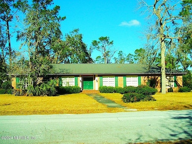 1113 FIELDCREST Roadfront.JPG3