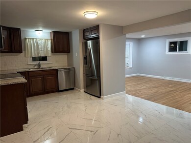 549 Willow St, Woonsocket, RI 02895 - photo 4