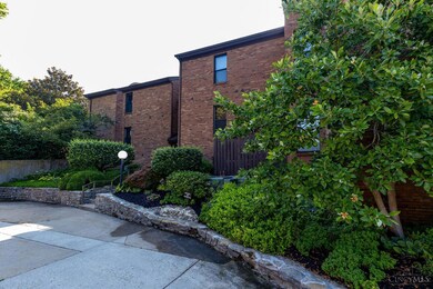 558 Davenport Ave, Cincinnati, OH 45204 - photo 4