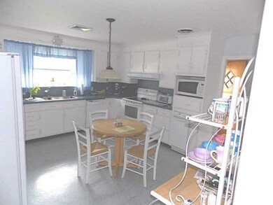 71 Summit Dr, Cranston, RI 02920 - photo 5