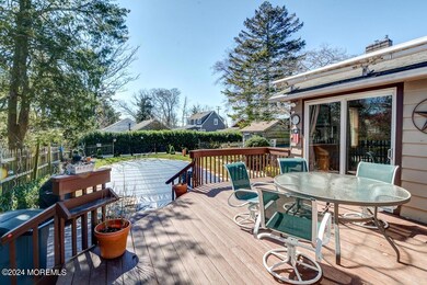 Deck 216 Howe