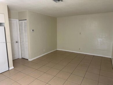214 SE 8th St unit 5, Hallandale Beach, FL 33009 - photo 3