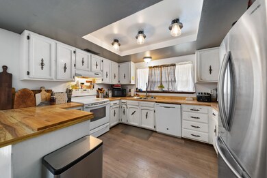 130 Brandy Ln, Grants Pass, OR 97527 - photo 3