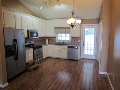 4 Kitchen_Dining