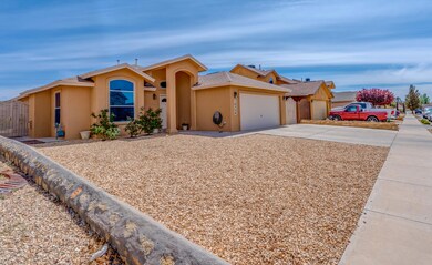 14304 Desert Sunset Dr, Horizon City, TX 79928 - photo 3