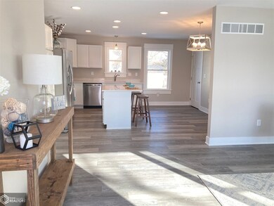 211 7th Ave SE, Clarion, IA 50525 - photo 3