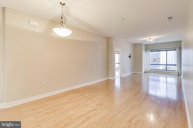 8005 13th St unit 311, Silver Spring, MD 20910 - photo 2
