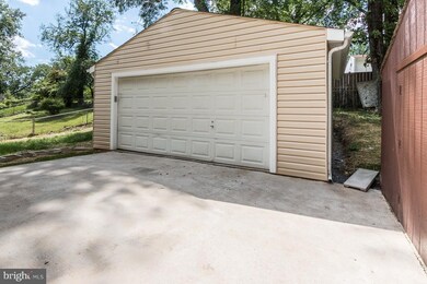 7012 Canyon Dr, Capitol Heights, MD 20743 - photo 5