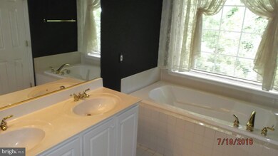 1628 White Oak Vista Dr, Silver Spring, MD 20904 - photo 7