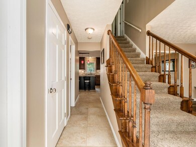 003_da719_c 752 Executive 019