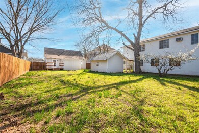 513 W Hull St, Denison, TX 75020 - photo 4