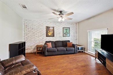 3756 Laura Leigh Dr, Friendswood, TX 77546 - photo 3