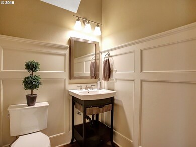 2976 Beacon Hill Dr, West Linn, OR 97068 - photo 5