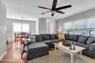 226 Chaucer Ct, Old Bridge, NJ 08857 - photo 4