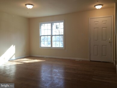 804 Nalley Rd, Hyattsville, MD 20785 - photo 2
