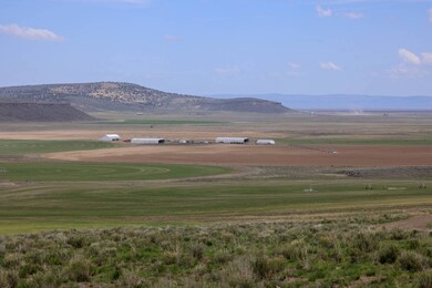 30040 Weaver Springs Rd, Burns, OR 97720 - photo 2
