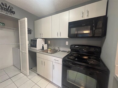 Washer/Dryer in Kitchen