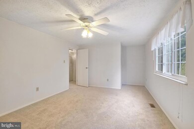 11 Dufief Ct, North Potomac, MD 20878 - photo 4