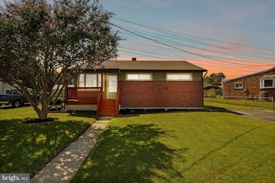 28 W Furnace Branch Rd, Glen Burnie, MD 21061 - photo 2