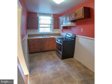 243 N Wycombe Ave, Lansdowne, PA 19050 - photo 5