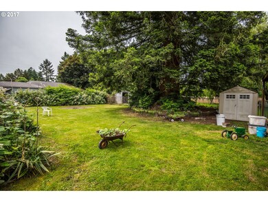 1554 E 2nd St, Newberg, OR 97132 - photo 2