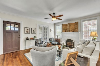Connecting screened in porch off Living Room