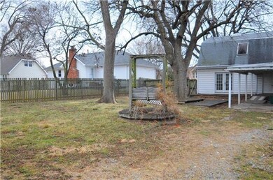 4940 Switzer St, Shawnee, KS 66203 - photo 2