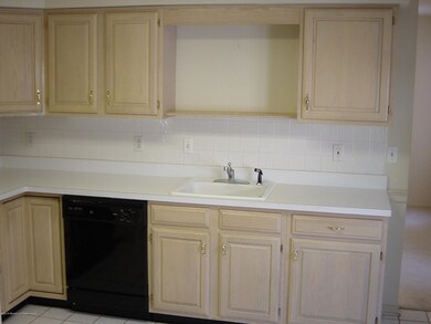 1577 Sweetbay Dr, Toms River, NJ 08755 - photo 5