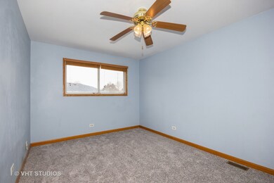 121 Kevin Ln, Oswego, IL 60543 - photo 3