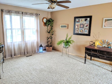 841 E 16th St N, Newton, IA 50208 - photo 7