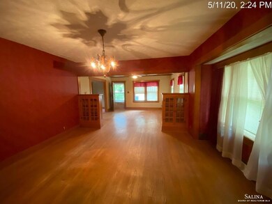 733 W 9th St, Concordia, KS 66901 - photo 4