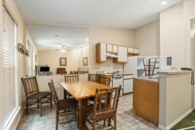 Kitchen/Dining