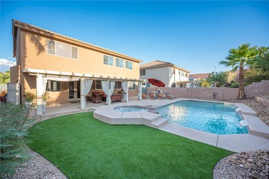 Salt water pool/spa complete with an oversized pat