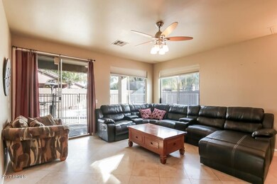 005-Living_Room-3666902-small