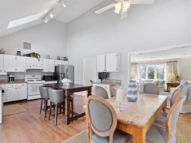 5 Eastleigh Ln, Natick, MA 01760 - photo 4