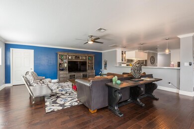 9) GREAT ROOM