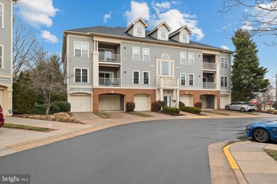 11310 Westbrook Mill Ln unit 201, Fairfax, VA 22030 - photo 2