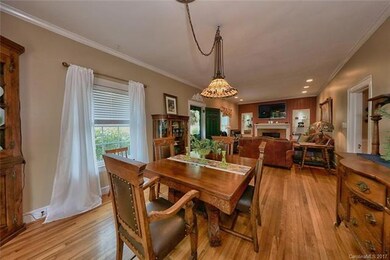 ENTERTAINING IS EASY WITH OPEN LIVING AND DINING R