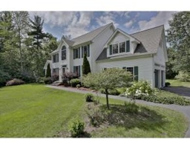 10 Carousel Ct, Londonderry, NH 03053 - photo 2