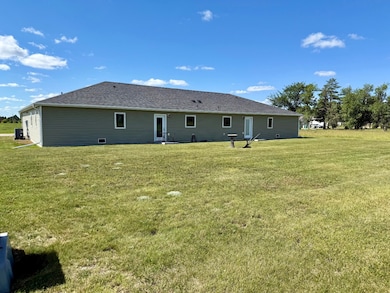 601 & 603 Badger St S, Wishek, ND 58495 - photo 5