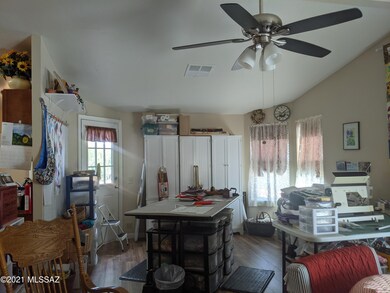 7610 Greatroom (currently craft room)
