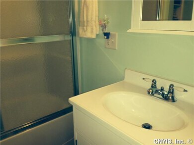 34 Parker St, Auburn, NY 13021 - photo 3