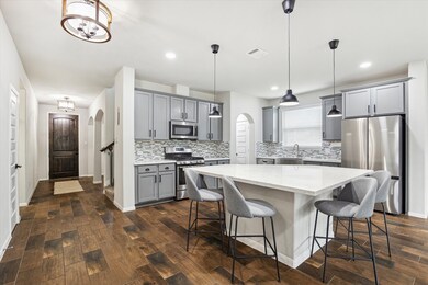 1747 Sunset Express Dr, Alvin, TX 77511 - photo 2