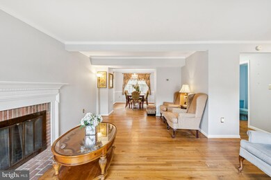 7029 Bradwood Ct, Springfield, VA 22151 - photo 5