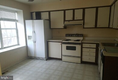 2529 Ebony Rd, Parkville, MD 21234 - photo 3