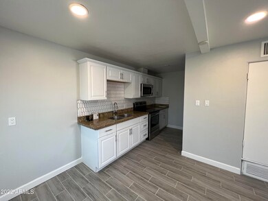 2534 N 28th St, Phoenix, AZ 85008 - photo 3